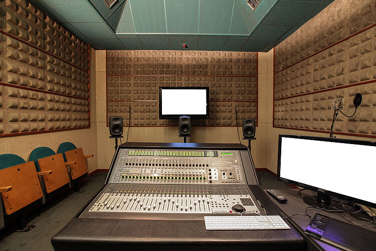 Spain_Studio_5.jpg